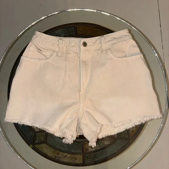 Hollister - Ultra High-Rise Mom Shorts - Picture 2 of 7